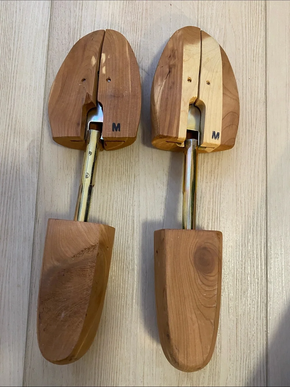 Johnston & Murphy Natural Brown Cedar Shoe Trees (Pair)